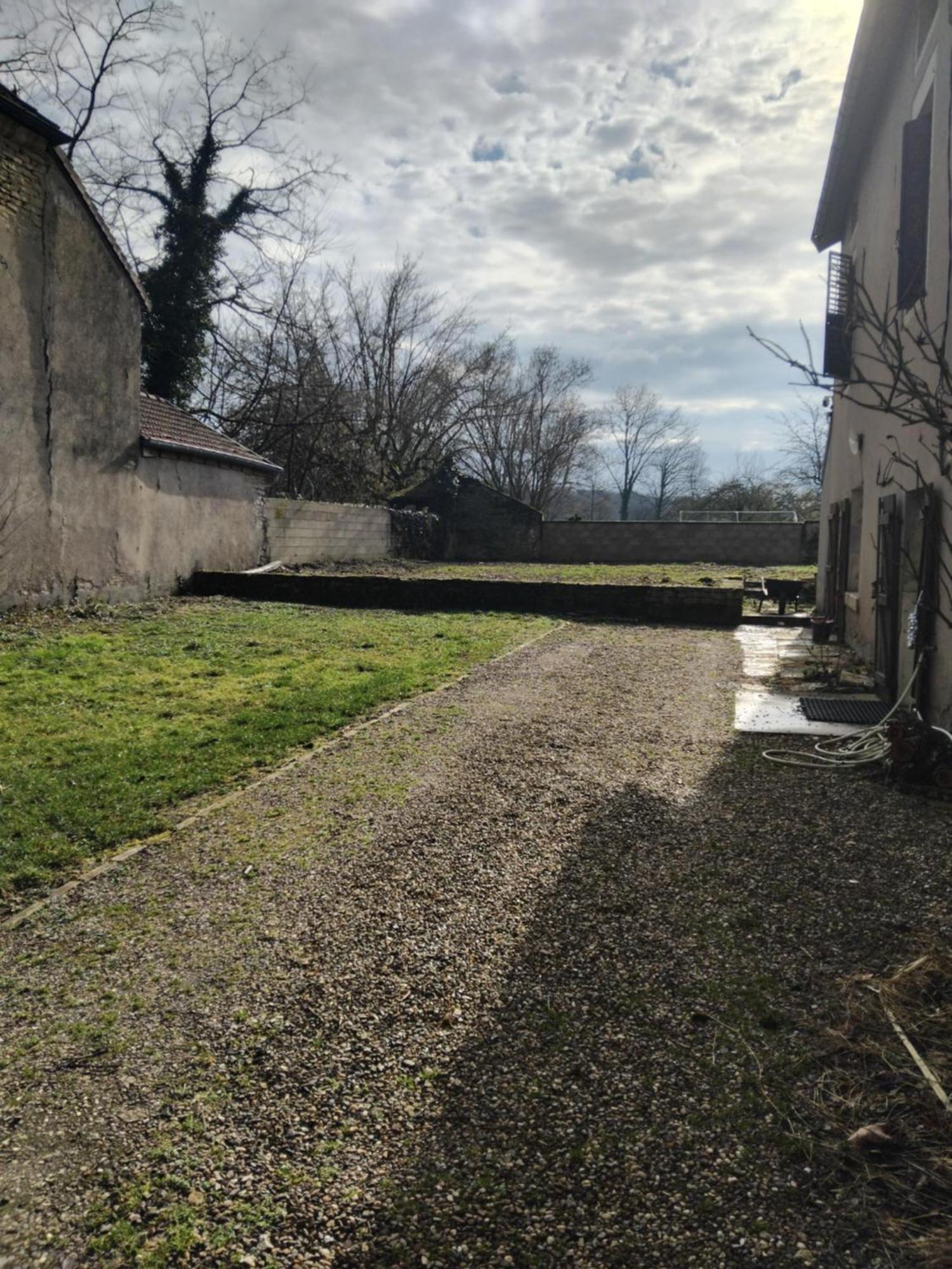 L'Univers, Vous Et Nous Pouilly-sur-Vingeanne ภายนอก รูปภาพ